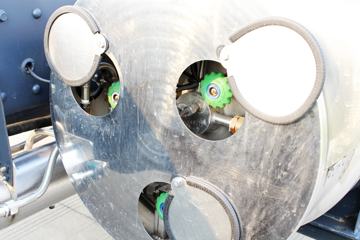 ���Ͽ��� U340 340���� 6X4 5.8��LNG��ж��(�����ֱ߼�����)(SQR3252N6T4)ͼƬ