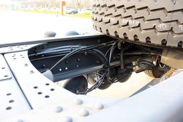 ���Ͽ��� U340 340���� 6X4 5.8��LNG��ж��(�����ֱ߼�����)(SQR3252N6T4)ͼƬ