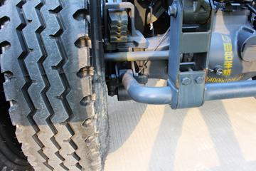 ���Ͽ��� U340 340���� 6X4 5.8��LNG��ж��(�����ֱ߼�����)(SQR3252N6T4)ͼƬ