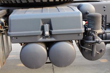 ���Ͽ��� U340 340���� 6X4 5.8��LNG��ж��(�����ֱ߼�����)(SQR3252N6T4)ͼƬ