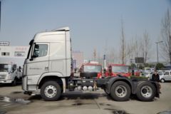 四川现代 创虎XCIENT 410马力 6X4 危化品牵引车(16挡)