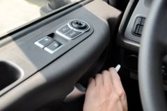 四川现代 创虎XCIENT 410马力 6X4 危化品牵引车(16挡)