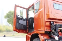 联合卡车U380 380马力 8X4 8.2米自卸车(蓬翔轮边减速桥)(高顶)(SQR3311D6T6-3)