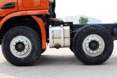 联合卡车U380 380马力 8X4 8.2米自卸车(蓬翔轮边减速桥)(高顶)(SQR3311D6T6-3)