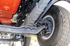 联合卡车U380 380马力 8X4 8.2米自卸车(蓬翔轮边减速桥)(高顶)(SQR3311D6T6-3)