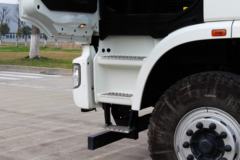 联合卡车U340 340马力 8X4 5.8米自卸车(渣土车)(SQR3311D6T6-7) 联合卡车U340 340马力 8X4 5.8米自卸车(渣土车)(SQR3311D6T6-7)