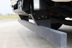 联合卡车U340 340马力 8X4 5.8米自卸车(渣土车)(SQR3311D6T6-7) 联合卡车U340 340马力 8X4 5.8米自卸车(渣土车)(SQR3311D6T6-7)