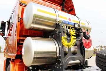 ���Ͽ��� U400�ؿ� 400���� 6X4 LNGǣ����(SQR4252N6ZT4-3)ͼƬ