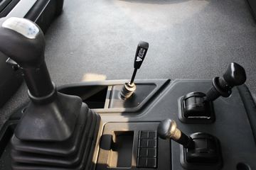 ���Ͽ��� U400�ؿ� 400���� 6X4 LNGǣ����(SQR4252N6ZT4-3)ͼƬ