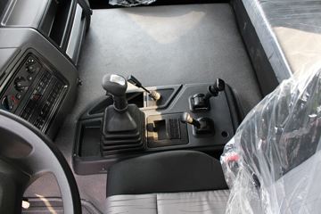 ���Ͽ��� U400�ؿ� 400���� 6X4 LNGǣ����(SQR4252N6ZT4-3)ͼƬ