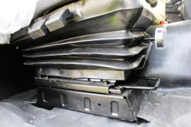 联合U系&nbsp;粉粒物料运输车驾驶室图片