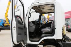 陕汽商用车 轩德X9 复合版 130马力 3260轴距单排轻卡底盘(SX1040GP4)