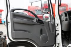 陕汽商用车 轩德X9 复合版 130马力 3260轴距单排轻卡底盘(SX1040GP4)