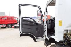 陕汽商用车 轩德X9 轻量化版 113马力 3260轴距单排轻卡底盘(SX1040GP4)