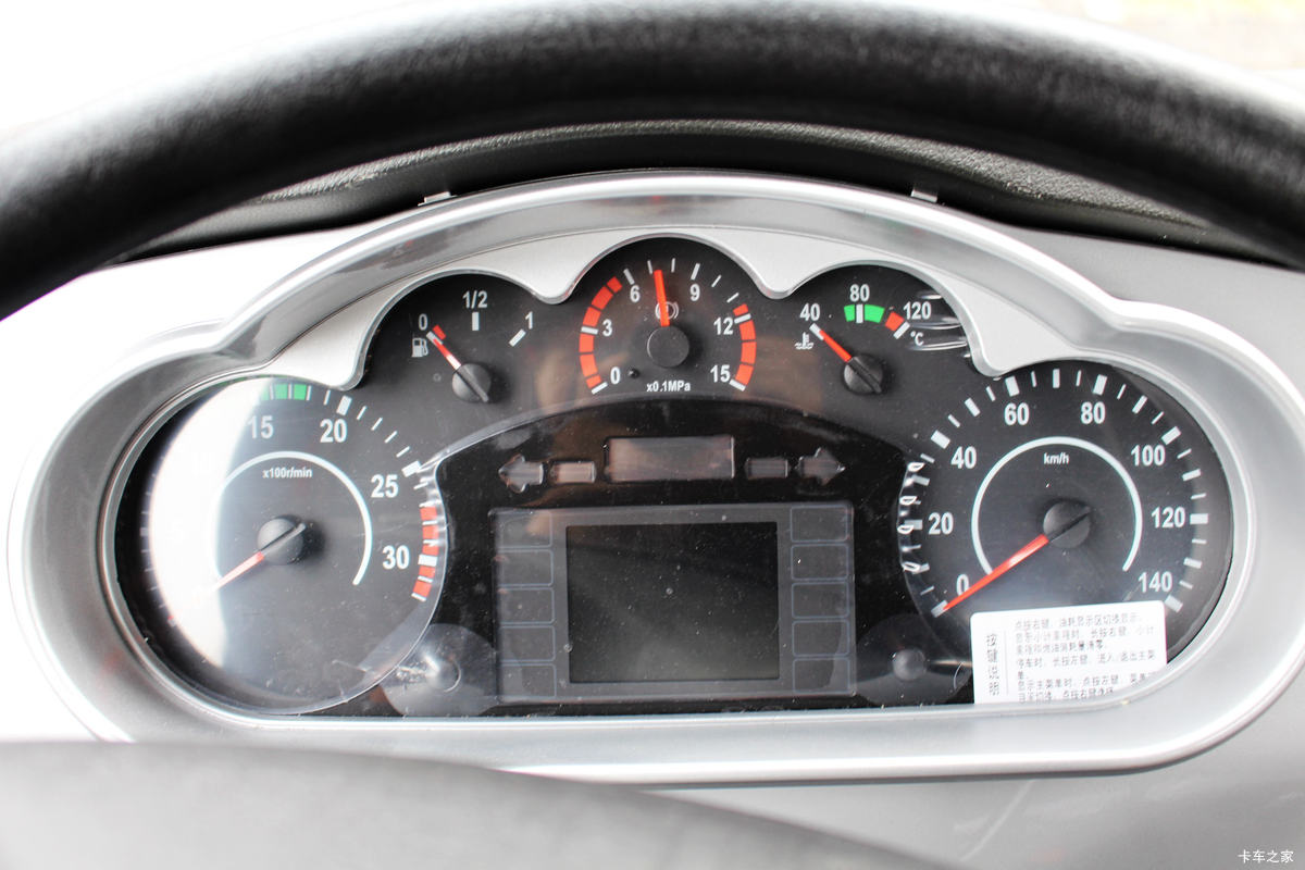 һ����� J6M�ؿ� 350���� 4X2�ۿ�ǣ����(CA4180P63K2AE5)��ʻ��                                               