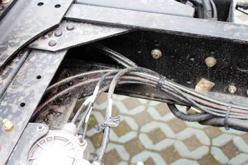 һ����� J6M�ؿ� 350���� 4X2�ۿ�ǣ����(CA4180P63K2AE5)ͼƬ