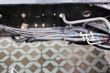 һ����� J6M�ؿ� 350���� 4X2�ۿ�ǣ����(CA4180P63K2AE5)ͼƬ