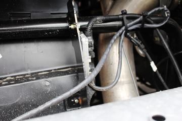 һ����� J6M�ؿ� 350���� 4X2�ۿ�ǣ����(CA4180P63K2AE5)ͼƬ