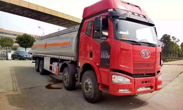 一汽解放 J6 280马力 8X4 运油车(楚胜牌)(CSC5314GYYC4)