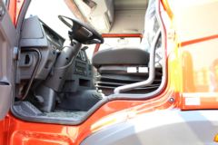 青岛解放 悍V重卡 336马力 6X2 LNG牵引车(10挡)(CA4226P1K15T3NE5A80)