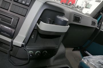 �ֶ��� ��FM�ؿ� 420���� 4X2ǣ����(ŷ��)ͼƬ