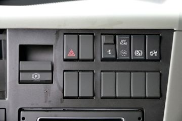 �ֶ��� ��FM�ؿ� 420���� 4X2ǣ����(ŷ��)ͼƬ