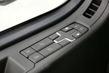 �ֶ��� ��FM�ؿ� 420���� 4X2ǣ����(ŷ��)ͼƬ