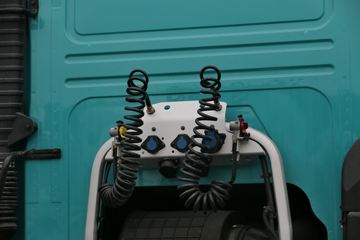 �ֶ��� ��FM�ؿ� 420���� 4X2ǣ����(ŷ��)ͼƬ