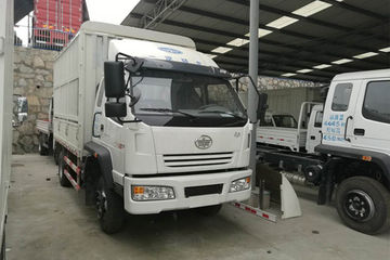 一汽红塔 解放爬坡王 120马力 3.8米排半仓栅式轻卡(CA5040CCYK35L3R5E4)