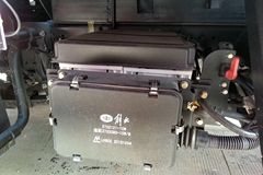 一汽解放 J6L中卡 164马力 4X2 7.7米厢式载货车(CA5160XXYP62K1L5A1E4)