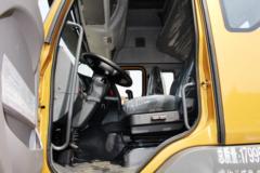 东风柳汽 乘龙M5重卡 320马力 4X2牵引车(LZ4180QAFA)