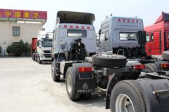 中国重汽 豪曼H5重卡 340马力 4X2牵引车(半高顶)(ZZ4188K10EB0)