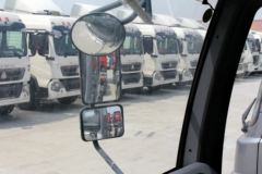 中国重汽 豪曼H5重卡 340马力 4X2牵引车(半高顶)(ZZ4188K10EB0)