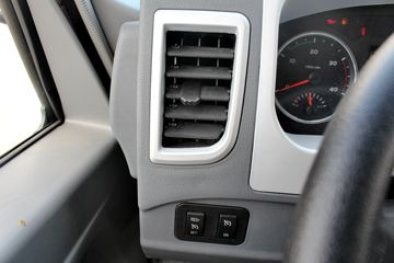 �й�����HOWO ͳ˧ 141���� 3280��൥���Ῠ����(����)ͼƬ