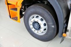 上汽红岩 杰狮重卡 480马力 6X4牵引车(速比:3.7)(CQ4255HXG334)