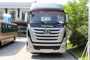 四川现代 创虎XCIENTP440重卡 440马力 6X4牵引车(8气囊)(CHM4251KPQ49M)