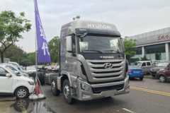 四川现代 创虎XCIENTP360重卡 360马力 8X4 9.5米排半厢式载货车底盘(CHM5310XXYKPQ80M) 四川现代 创虎XCIENTP360重卡 360马力 8X4 9.5米排半厢式载货车底盘(CHM5310XXYKPQ80M)