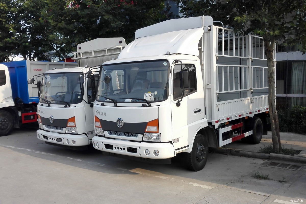 东风商用车 嘉运 120马力 4.1米单排仓栅式轻卡(蓝牌)