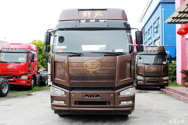 一汽解放 J6P重卡 350马力 4X2牵引车(CA4180P66K2HE4)