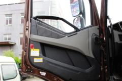 一汽解放 J6P重卡 460马力 6X2R自动挡牵引车(AMT手自一体)(CA4250P66K24T2A1E4)