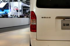 金杯 大海狮L 2.7L 150马力 旗舰型 18座封闭厢式货车