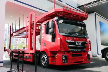 上汽红岩 杰狮 290马力 4X2 中置轴轿运车(CQ5186TCLHMVG681)