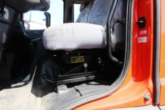 东风 多利卡D9中卡 160马力 4X2 6.8米仓栅式载货车(DFA5161CCYL10D7AC)