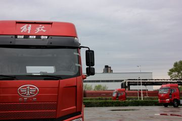 һ����� J6P�ؿ� 375���� 6X2 LNGǣ����(CA4250P66T3E24M5)ͼƬ