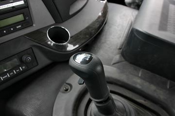 һ����� J6P�ؿ� 375���� 6X2 LNGǣ����(CA4250P66T3E24M5)ͼƬ