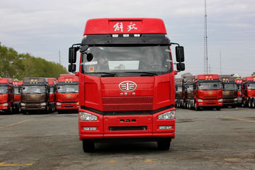 一汽解放 J6P重卡 北方版 420马力 6X2牵引车(CA4250P66K24T3HE4)