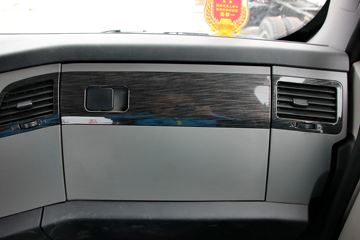 һ����� J6P�ؿ� 375���� 6X2 LNGǣ����(CA4250P66T3E24M5)ͼƬ