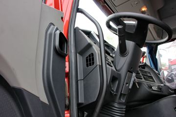 һ����� J6P�ؿ� 375���� 6X2 LNGǣ����(CA4250P66T3E24M5)ͼƬ