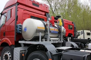 һ����� J6P�ؿ� 375���� 6X2 LNGǣ����(CA4250P66T3E24M5)ͼƬ