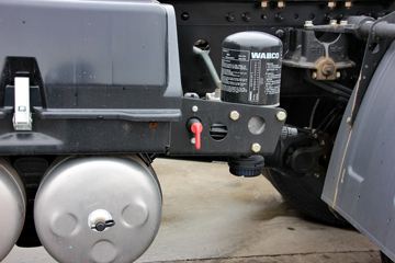 һ����� J6P�ؿ� 375���� 6X2 LNGǣ����(CA4250P66T3E24M5)ͼƬ